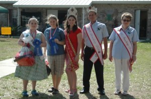 Miss Strawberry with the Winners of the Strawberry Bakeoff