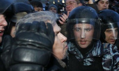 Arrests in Russia During Moscow Protests [image via Sky News]
