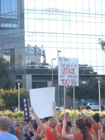 945079_411664962283430_1673539549_n