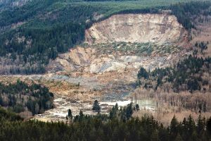 washington-mudslide-01_77948_600x450
