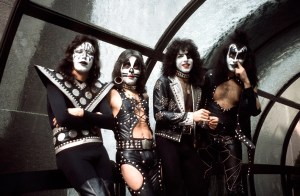 20140403-kiss-x600-1396549483