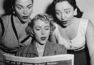 surprised-women-reading-n-0011-400x276