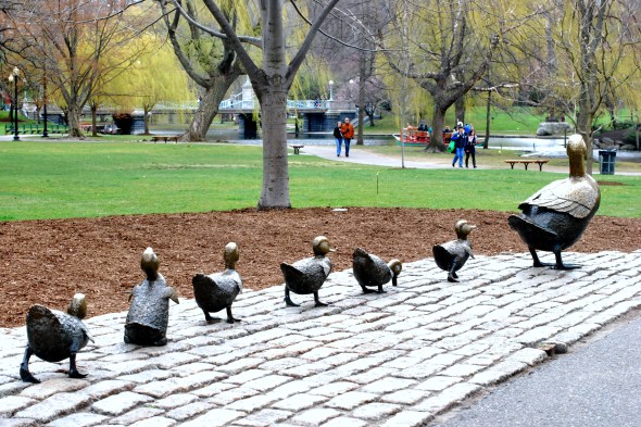 Make Way for Ducklings statue in Boston Public Garden