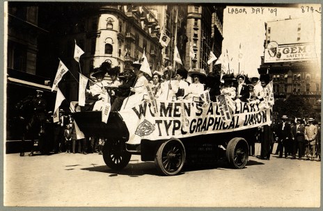 Labor_Day_Parade_New_York_1909_Float_Womens_Auxilliary_Typographical_Union-1EXLG