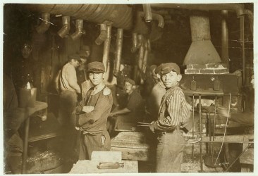 Old Photos of Child Labor between 1908 and 1924 (4)