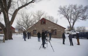 Members of the media tour the Malheur National Wildlife Refuge near Burns, Oregon January 3, 2016. REUTERS/Jim Urquhart