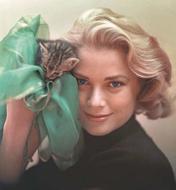 Grace Kelly with kitten