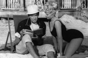 reading-on-the-beach