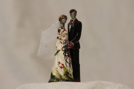 zombie-wedding-cake-topper-6-7674