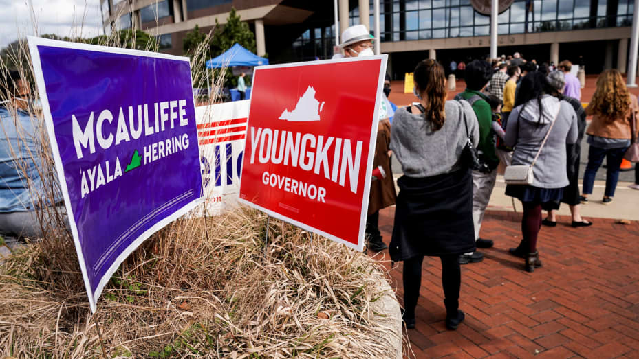 106968872-16357982542021-10-30t201956z_1448218099_rc2ikq9mhpkl_rtrmadp_0_usa-election-virginia